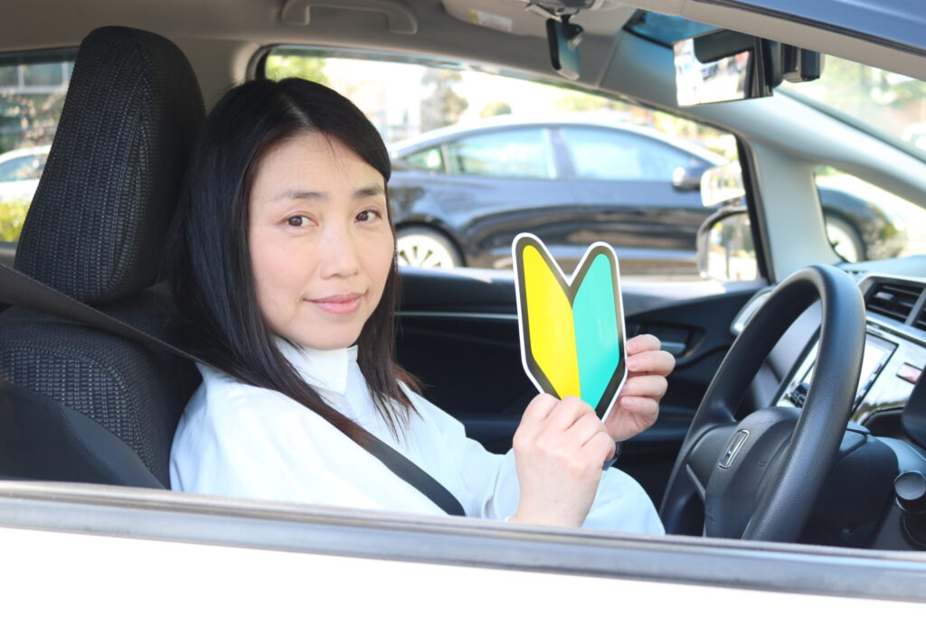 運転する女性