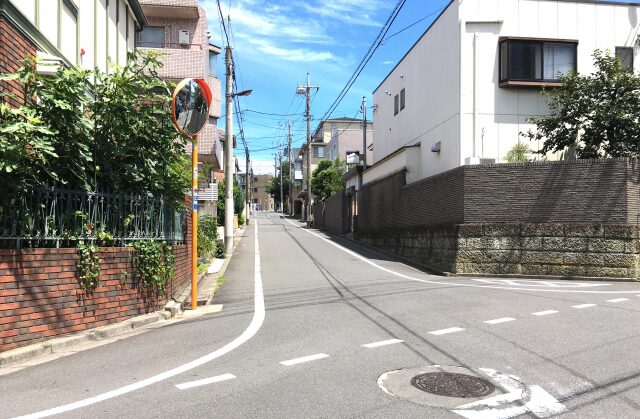 道幅が狭く一方通行の多いエリア：千住仲町、関原、西新井本町など