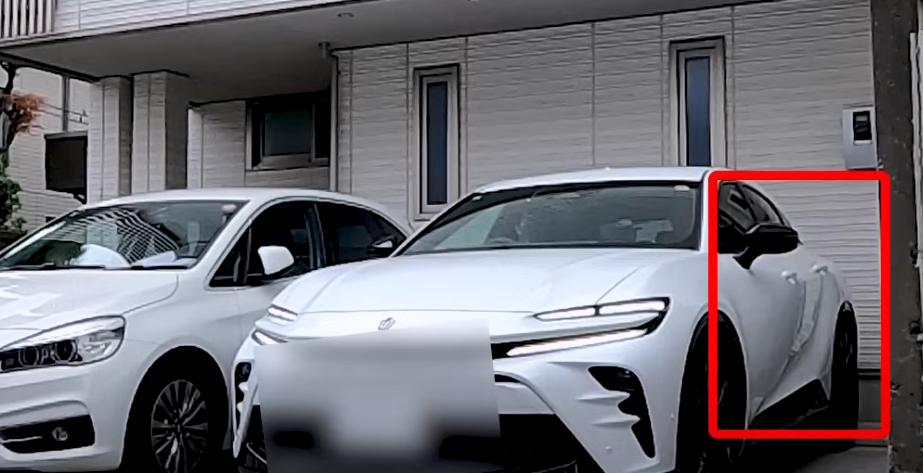 車体と壁の空間