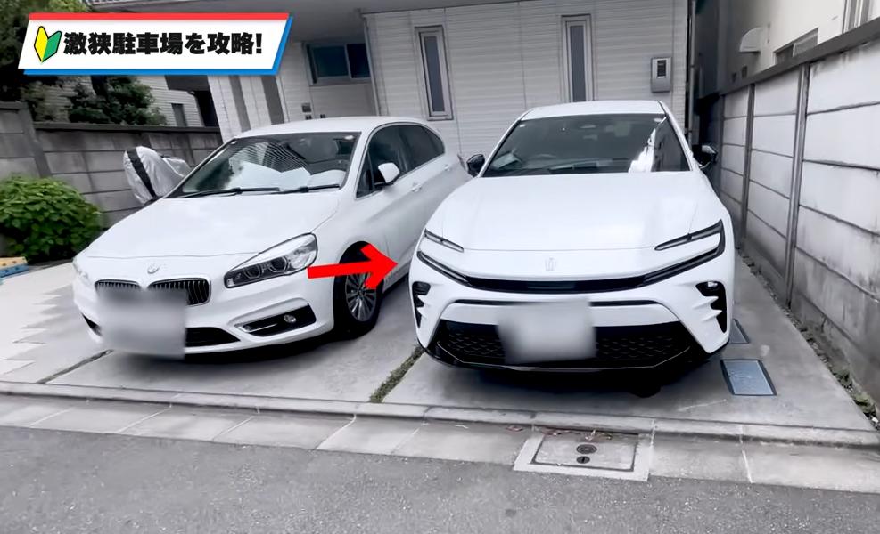 狭い駐車場の車庫入れ