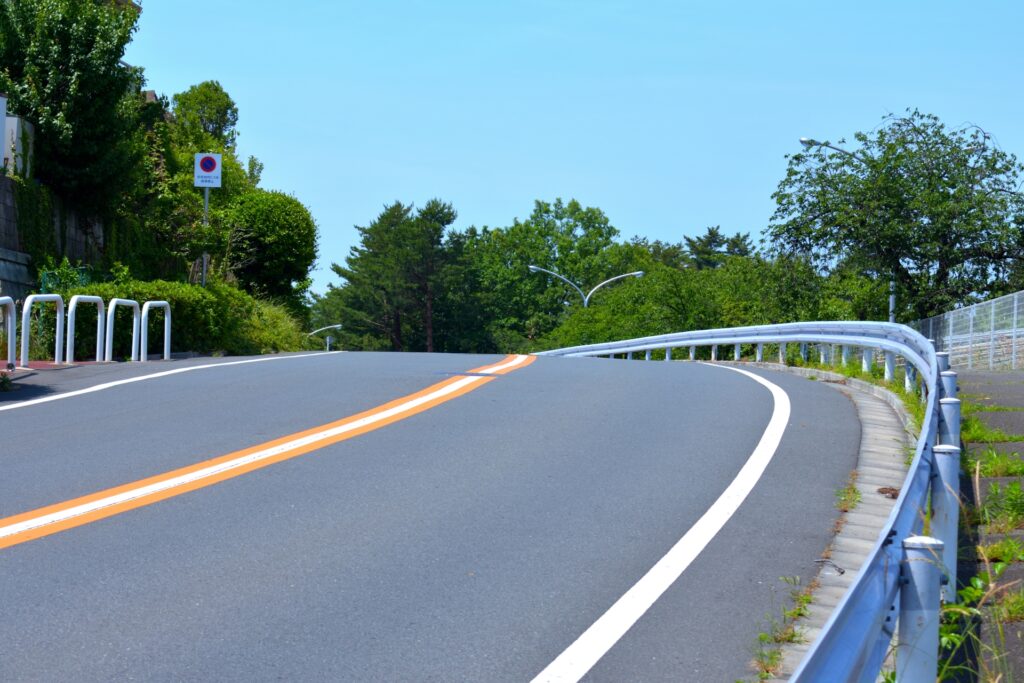 急カーブを安全に走行する方法