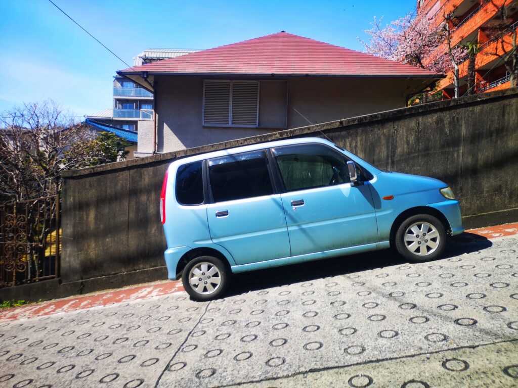 坂道発進を安全に走行する方法