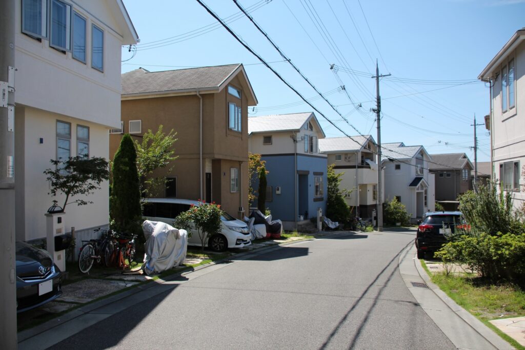 道幅が狭い住宅地エリア
つつじが丘・若葉・松尾台周辺のイメージ
