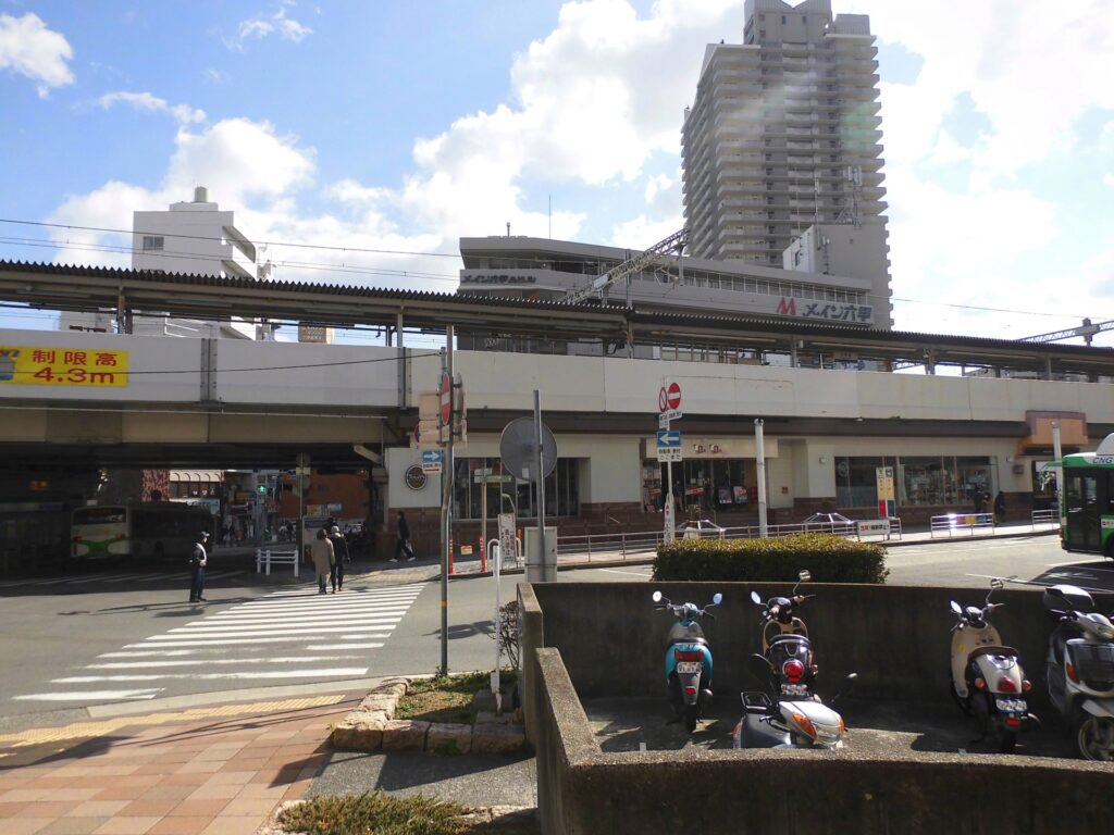 見通しの悪い交差点・歩行者が多い道路
六甲道駅・阪急六甲駅周辺のイメージ