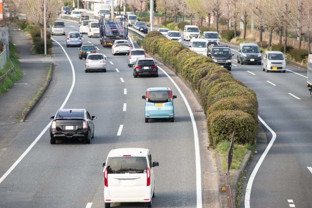 指定速度の標識のない道路