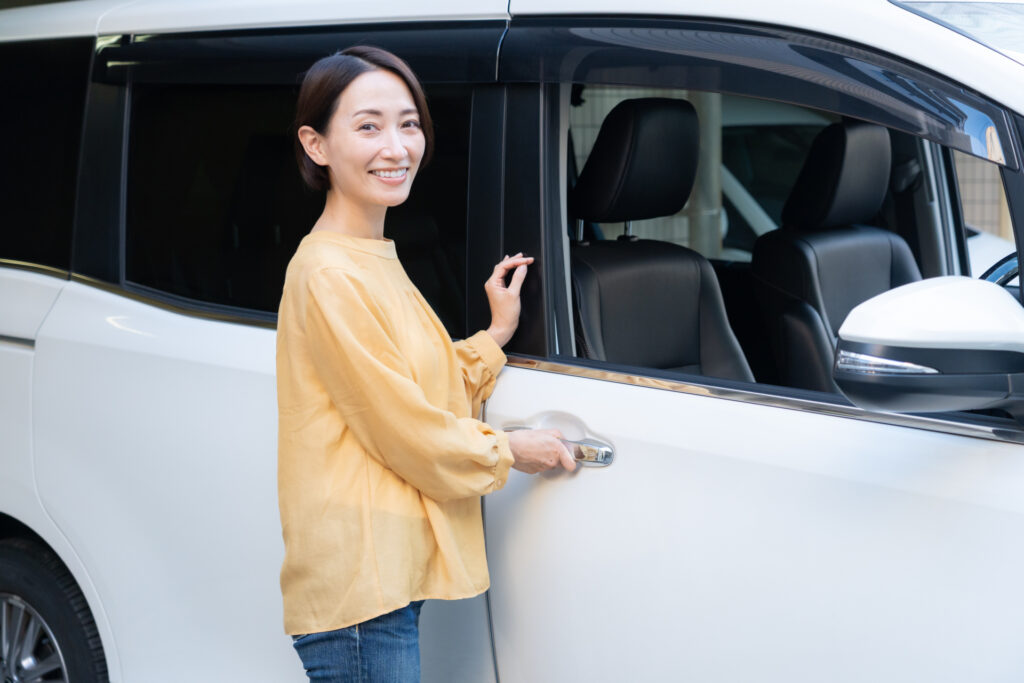 ペーパードライバー講習を受けて自信をつけた女性ドライバー